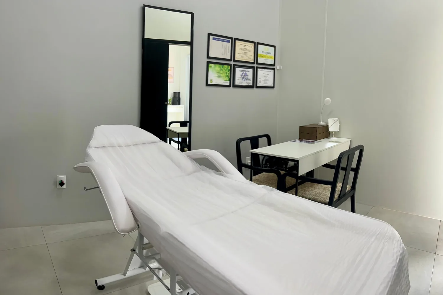 Sala preparada para atendimentos na VIGO Estética Avançada